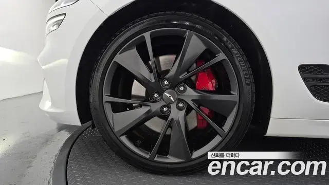 Genesis G70 2021 — Photo 19/20