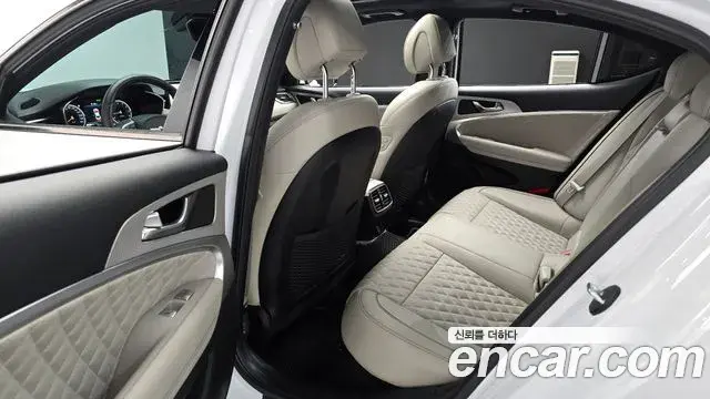 Genesis G70 2021 — Photo 13/20