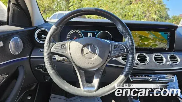 Mercedes-Benz E-Class 2018 — Фото 13/20