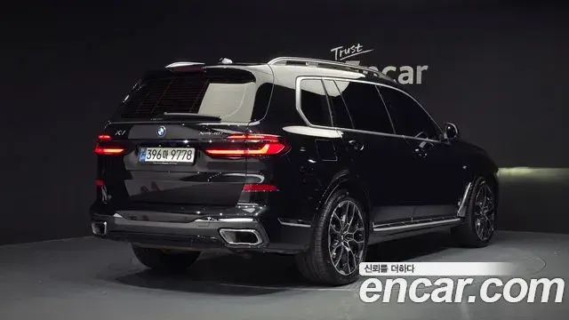 BMW X7 2024 — Фото 2/20