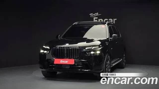 BMW X7 2024 — Фото 3/20