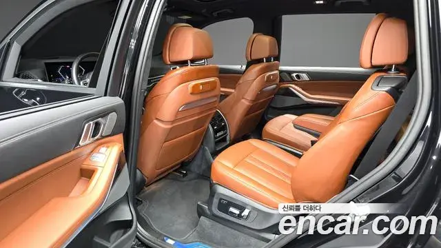 BMW X7 2024 — Фото 11/20