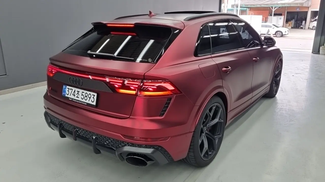 Audi Q7 2025 — Фото 1/18