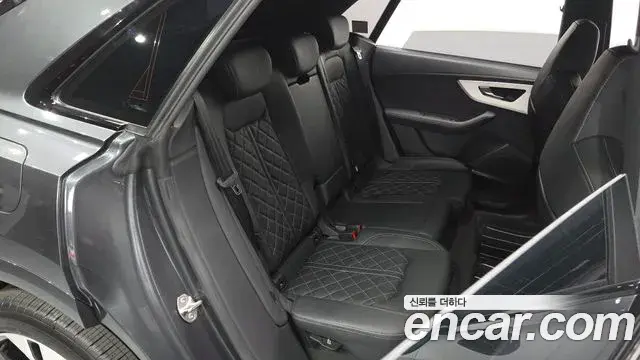 Audi Q7 2023 — Фото 12/20