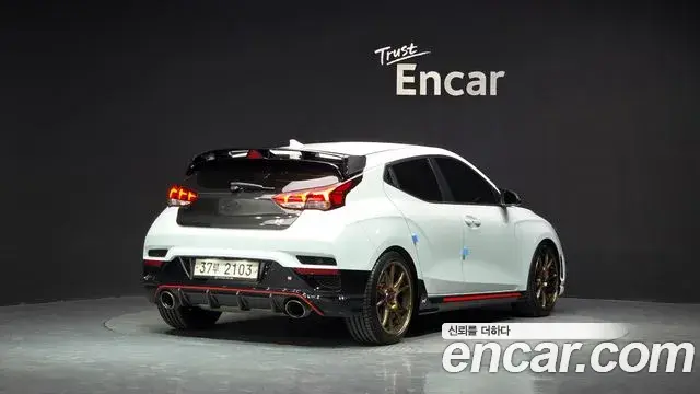 Hyundai Veloster 2019 — Фото 2/20
