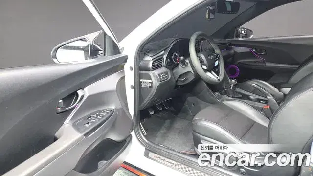 Hyundai Veloster 2019 — Фото 10/20