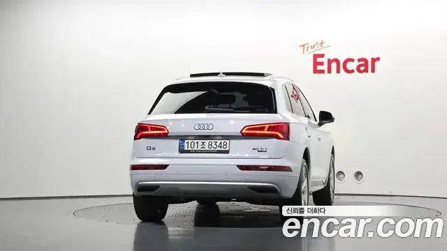 Audi Q5 2020 — Фото 4/20