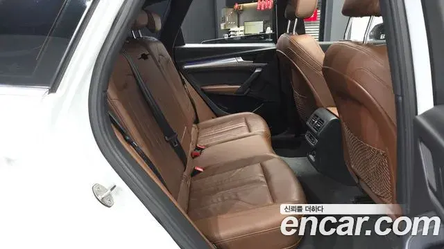 Audi Q5 2020 — Фото 12/20