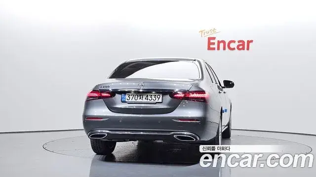 Mercedes-Benz E-Class 2020 — Фото 4/20