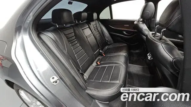 Mercedes-Benz E-Class 2020 — Фото 11/20