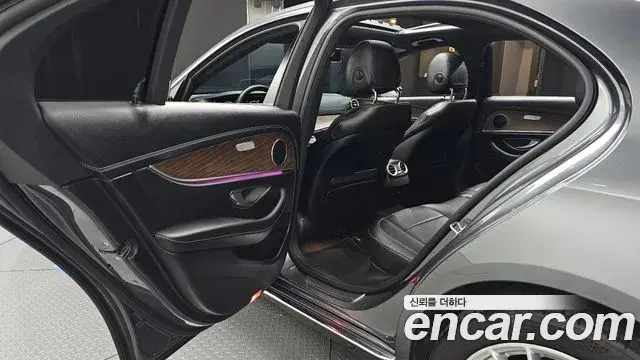 Mercedes-Benz E-Class 2020 — Фото 12/20