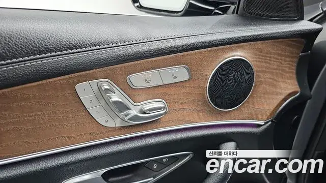 Mercedes-Benz E-Class 2020 — Фото 20/20