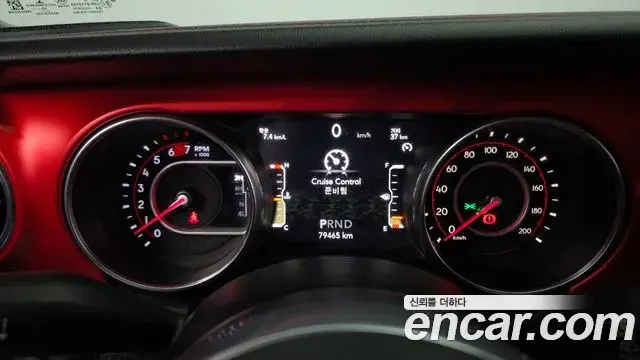 Jeep Wrangler 2020 — Фото 8/20