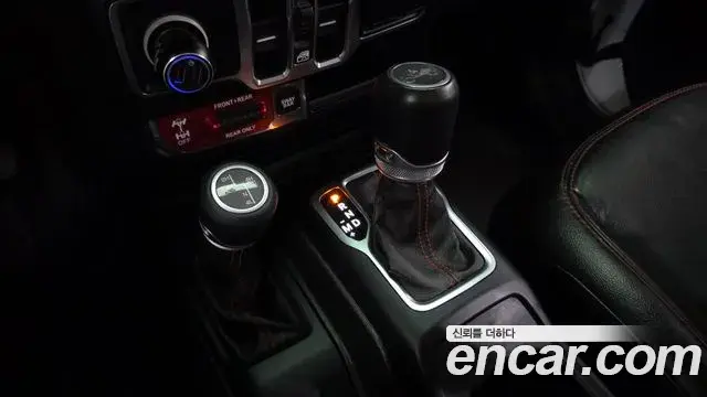Jeep Wrangler 2020 — Фото 9/20