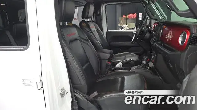 Jeep Wrangler 2020 — Фото 12/20