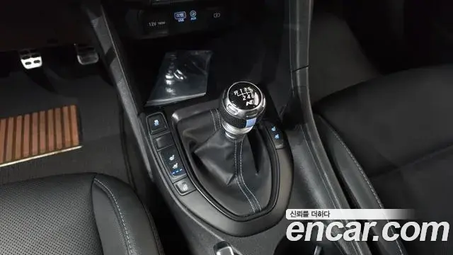 Hyundai Veloster 2018 — Фото 9/20