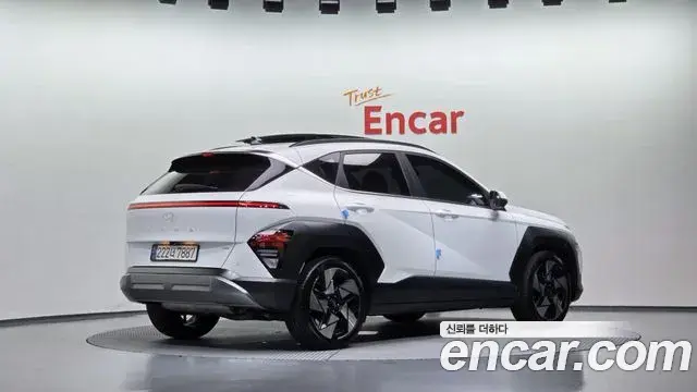 Hyundai Kona 2023 — Фото 2/20
