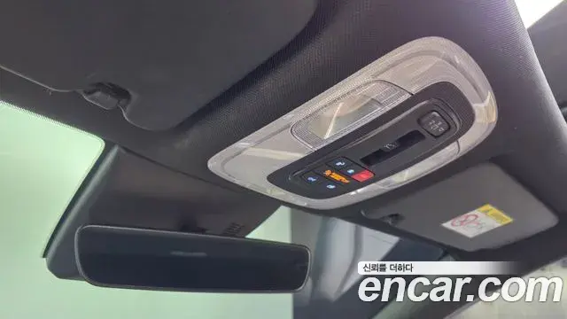 Hyundai Kona 2023 — Фото 17/20