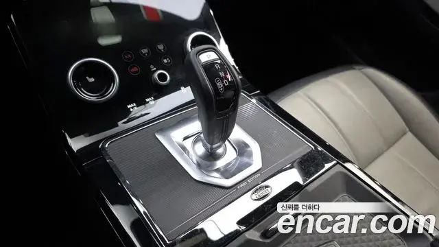 Land Rover Range Rover Evoque 2019 — Фото 9/20