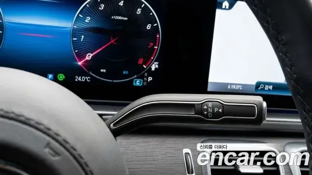 Mercedes-Benz GLE-Class 2025 — Фото 8/12