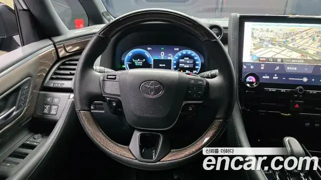 Toyota Alphard 2025 — Фото 13/20