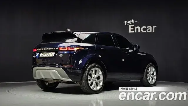 Land Rover Range Rover Evoque 2022 — Фото 2/20