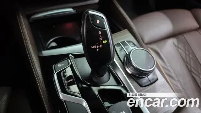 BMW 5 Series 2018 — Фото 9/20