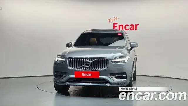 Volvo XC90 2020 — Photo 17/38