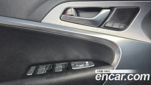 Genesis G70 2019 — ფოტო 15/20