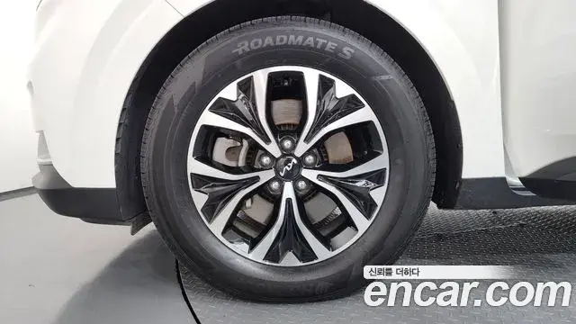 Kia Carnival 2022 — Фото 5/20
