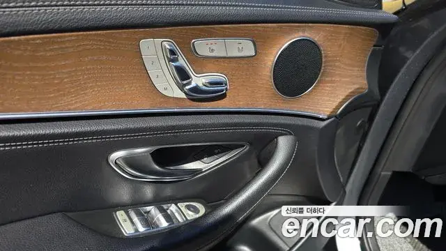Mercedes-Benz E-Class 2018 — Фото 16/20