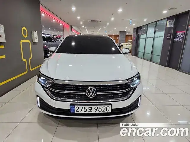 Volkswagen Jetta 2023 — ფოტო 8/20