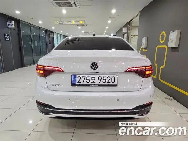 Volkswagen Jetta 2023 — ფოტო 6/20