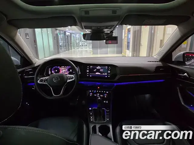 Volkswagen Jetta 2023 — ფოტო 16/20