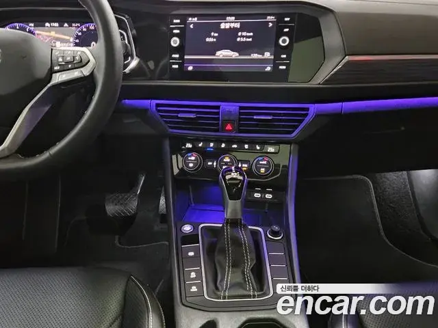 Volkswagen Jetta 2023 — ფოტო 14/20