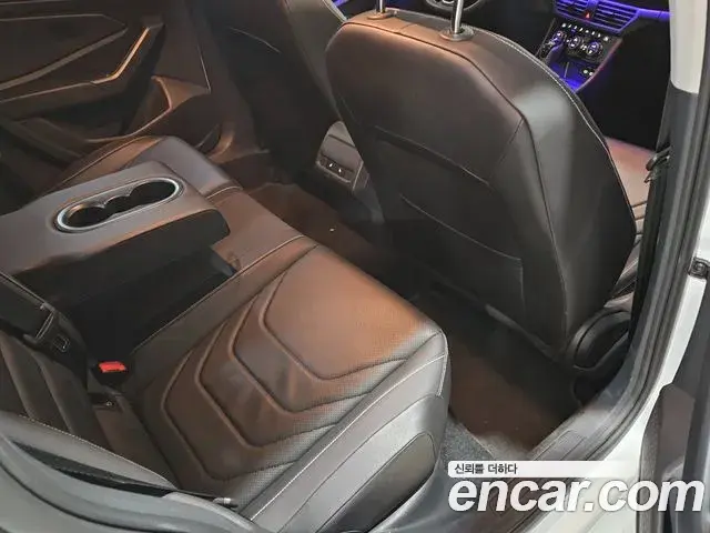 Volkswagen Jetta 2023 — ფოტო 7/20