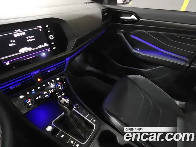Volkswagen Jetta 2023 — ფოტო 11/20