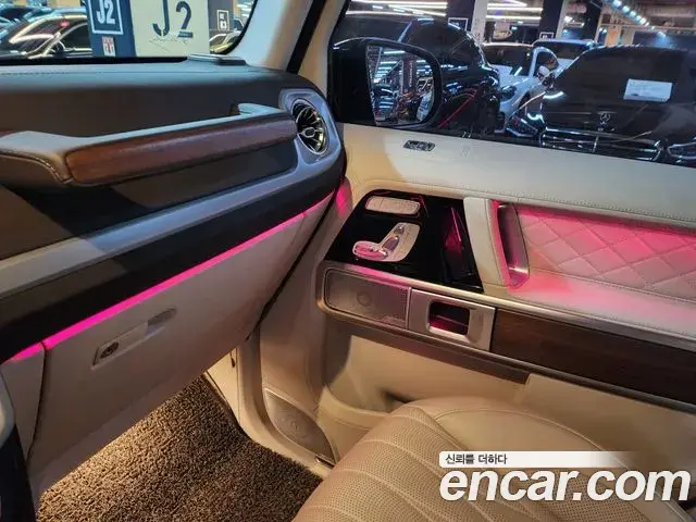 Mercedes-Benz G-Class 2023 — ფოტო 19/20
