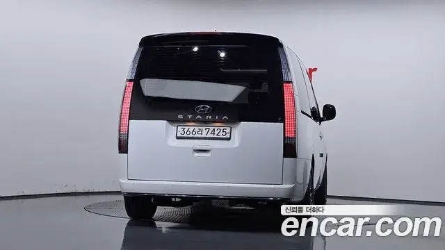 Hyundai Staria 2022 — Фото 4/20