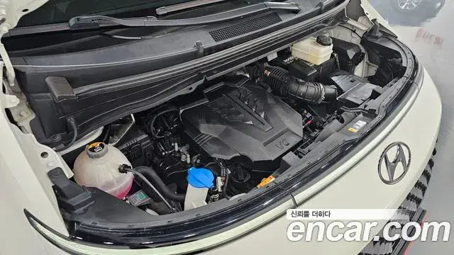 Hyundai Staria 2022 — Фото 6/20