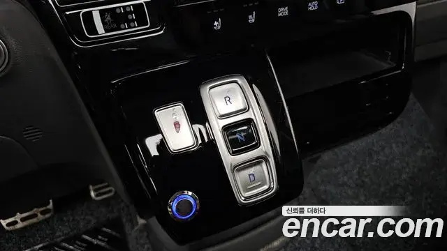 Hyundai Staria 2022 — Фото 9/20