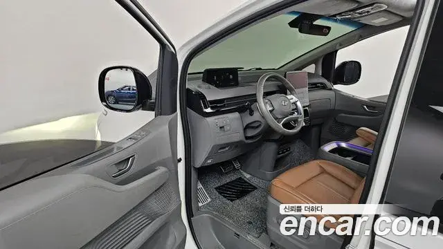 Hyundai Staria 2022 — Фото 10/20