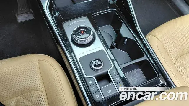 Kia Sorento 2022 — ფოტო 18/32
