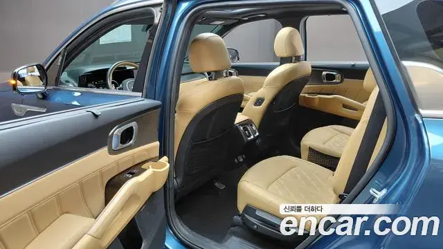 Kia Sorento 2022 — ფოტო 20/32
