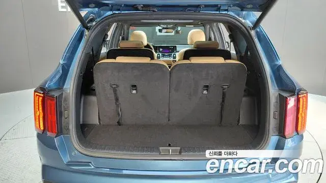 Kia Sorento 2022 — ფოტო 30/32