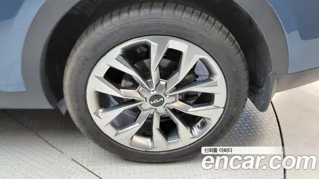 Kia Sorento 2022 — ფოტო 21/32
