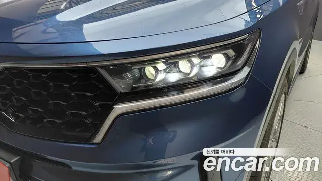 Kia Sorento 2022 — ფოტო 7/32