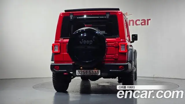 Jeep Wrangler 2021 — Фото 4/20