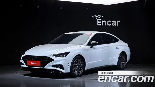 Hyundai Sonata 2021 — Фото 1/20