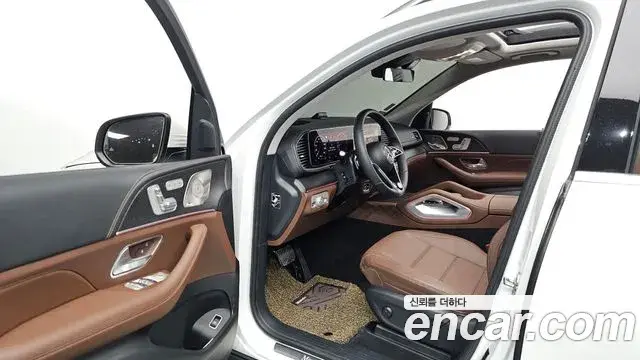 Mercedes-Benz GLE-Class 2024 — ფოტო 30/37